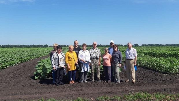 Field Meeting of the Methodical Commission of the Plant Production Institute named after V.Ya. Yuriev for Acceptance of Field Experiments on Late Spring Crops